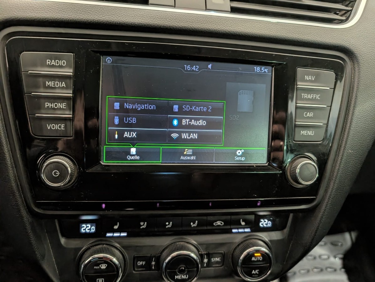 Skoda Octavia Combi 1.4TSI NAVI BI-XENON