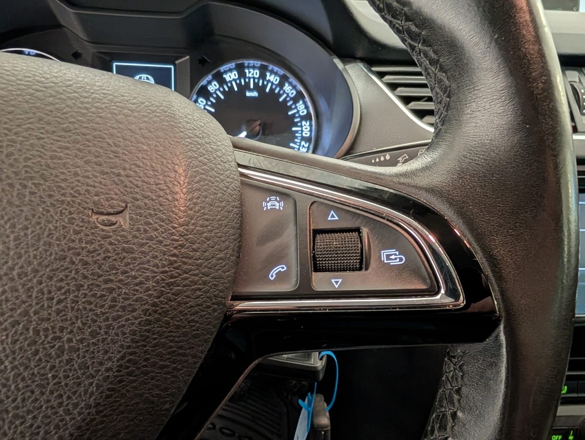 Skoda Octavia Combi 1.4TSI NAVI BI-XENON