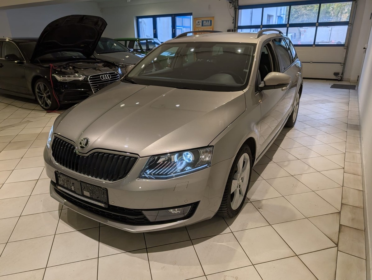 Skoda Octavia Combi 1.4TSI NAVI BI-XENON