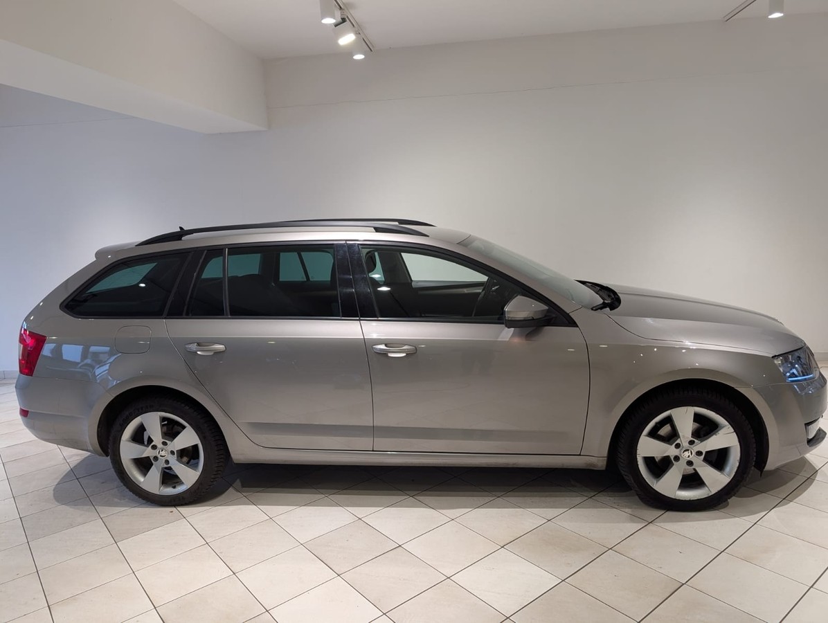 Skoda Octavia Combi 1.4TSI NAVI BI-XENON