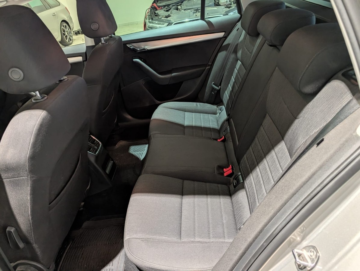 Skoda Octavia Combi 1.4TSI NAVI BI-XENON