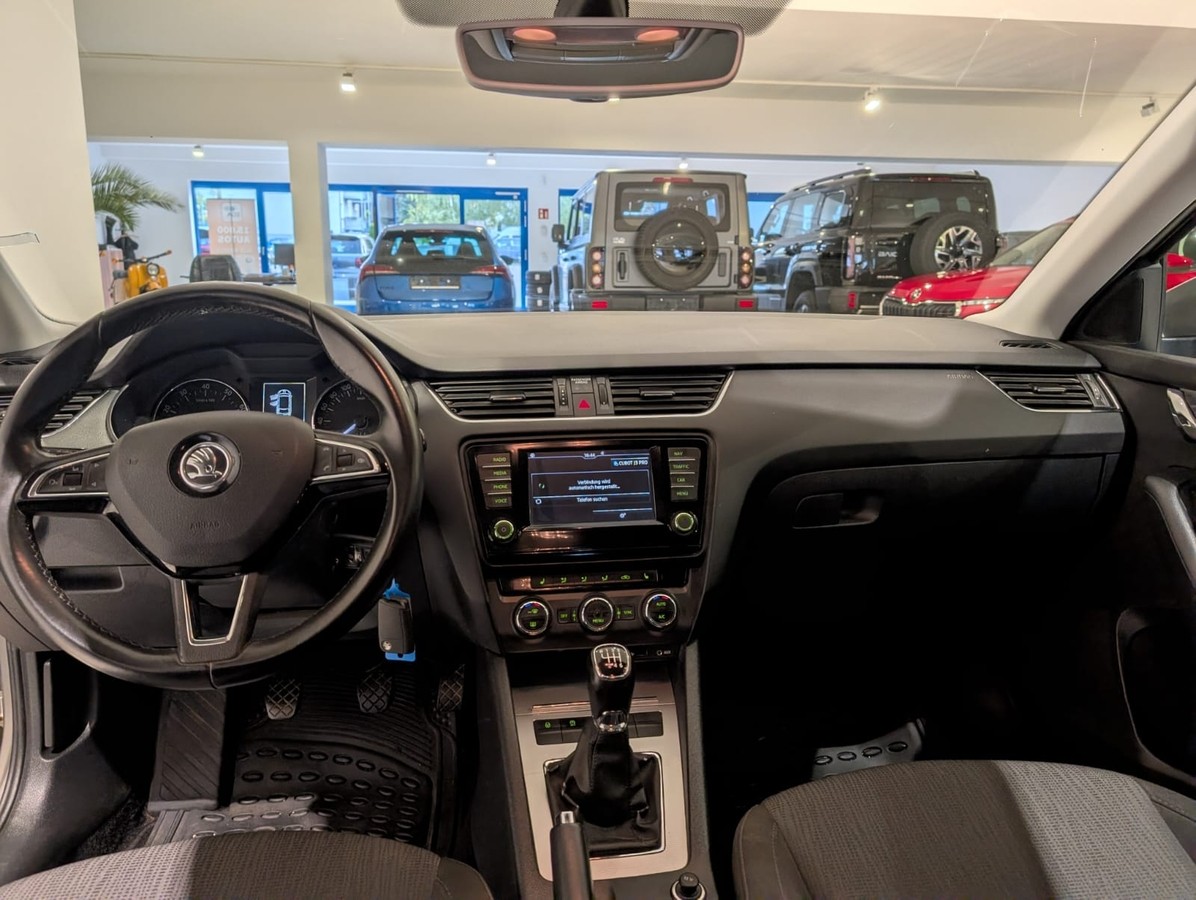 Skoda Octavia Combi 1.4TSI NAVI BI-XENON