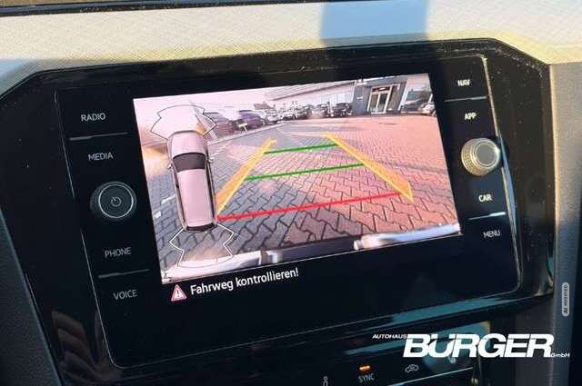 Volkswagen Passat Variant Business Navi AHK Kamera LED ACC Winterpak