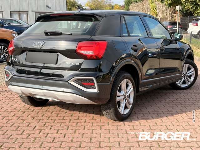 Audi Q2 35 TFSI DSG LED Kamera SitzHZG Tempo CarPlay PDC v