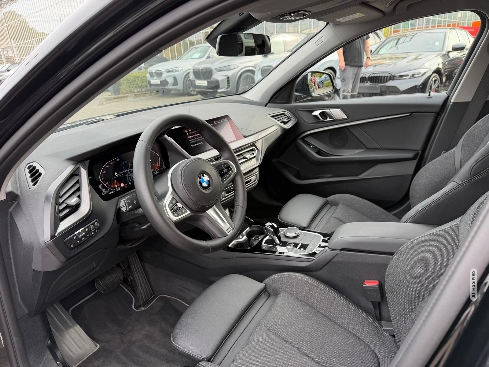 BMW 118 SPORT LINE AUT LC PROF LED GRA PDC LORDOSE SHZG DAB WLAN
