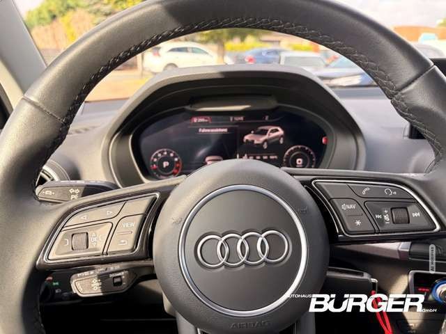 Audi Q2 35 TFSI DSG LED Kamera SitzHZG Tempo CarPlay PDC v