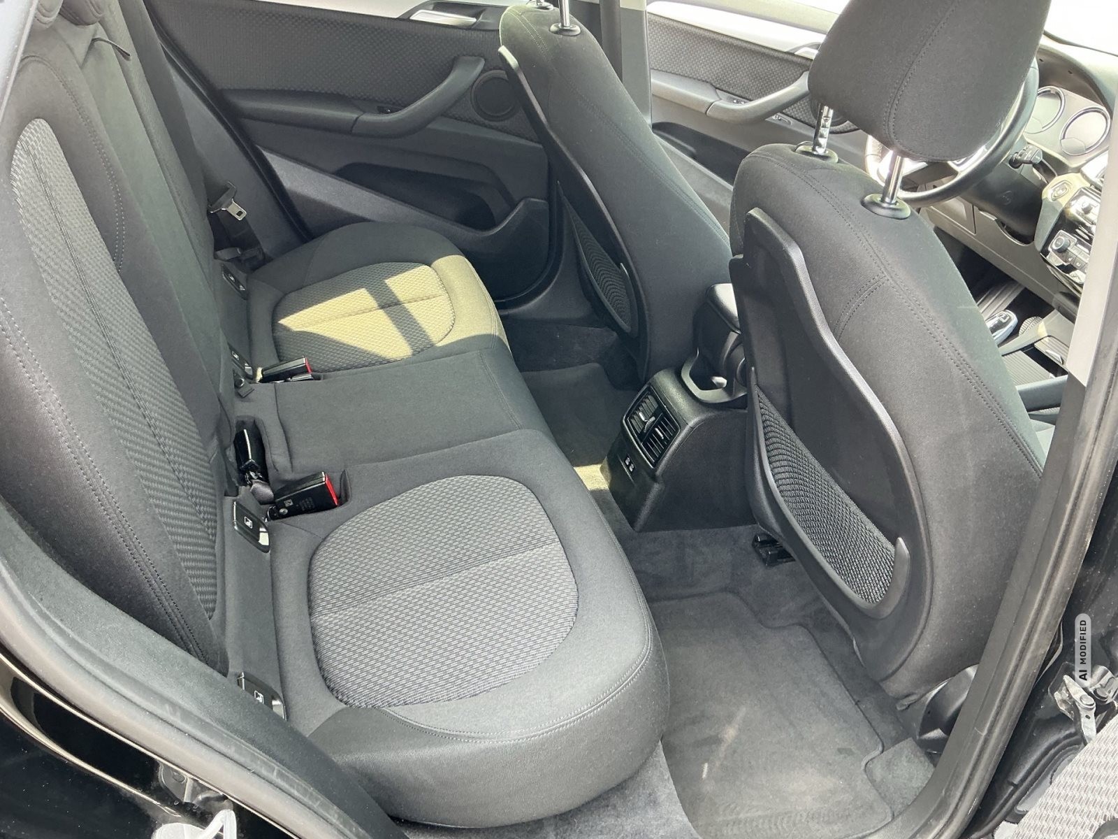 BMW X1 ADVANTAGE DKG NAVI PARKASSIST PDC GRA SHZG DAB