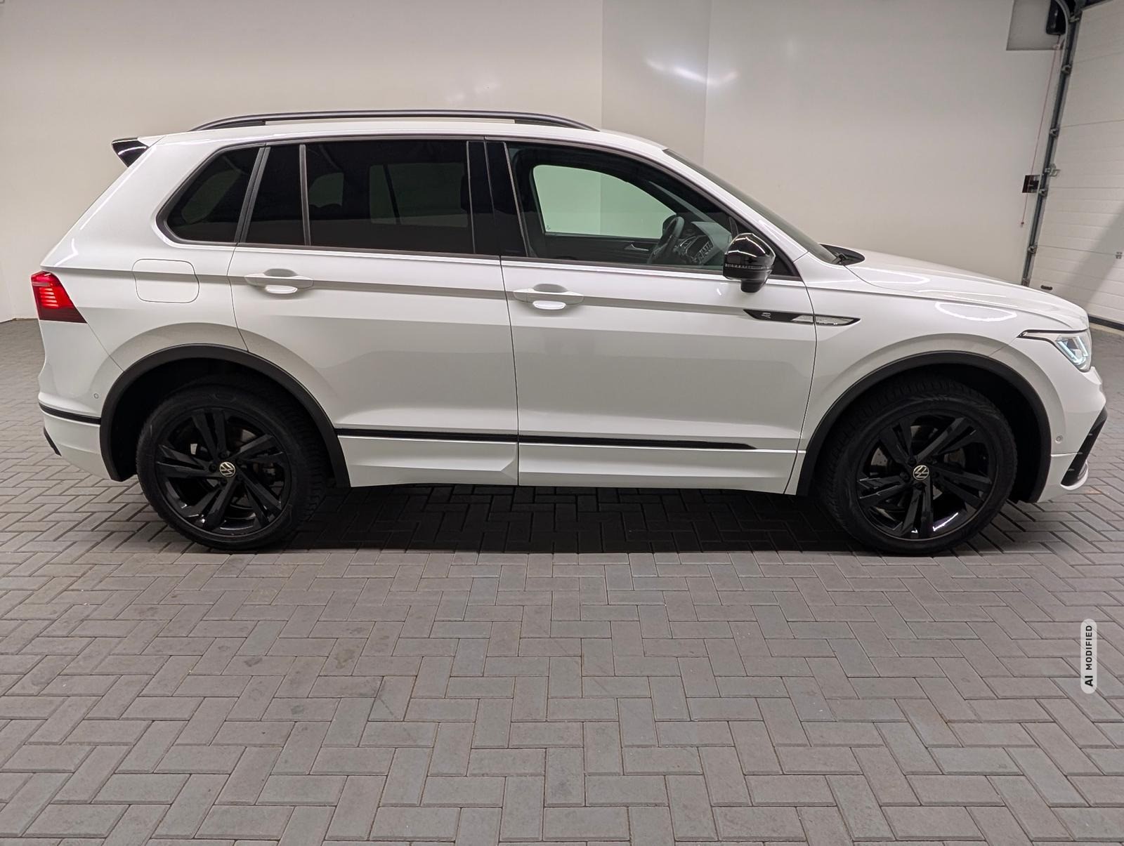 Volkswagen Tiguan 4M R-Line Black IQ-Light/Nav/HUD/360°/DCC