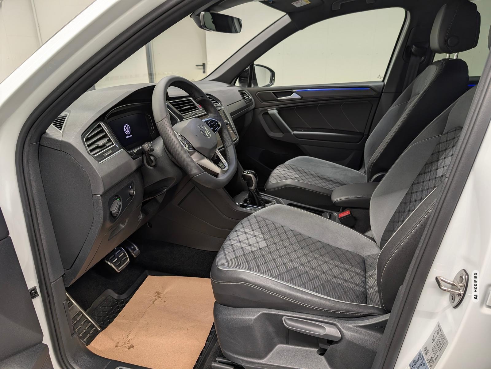 Volkswagen Tiguan 4M R-Line Black IQ-Light/Nav/HUD/360°/DCC