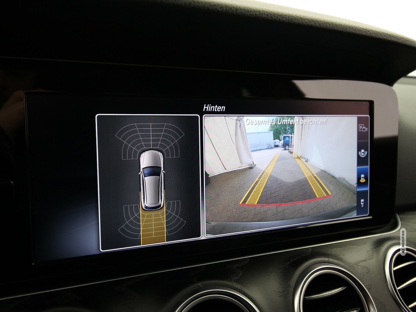 Mercedes-Benz E 220 d T Avantgarde LED+KAMERA+NAVI+AHK...