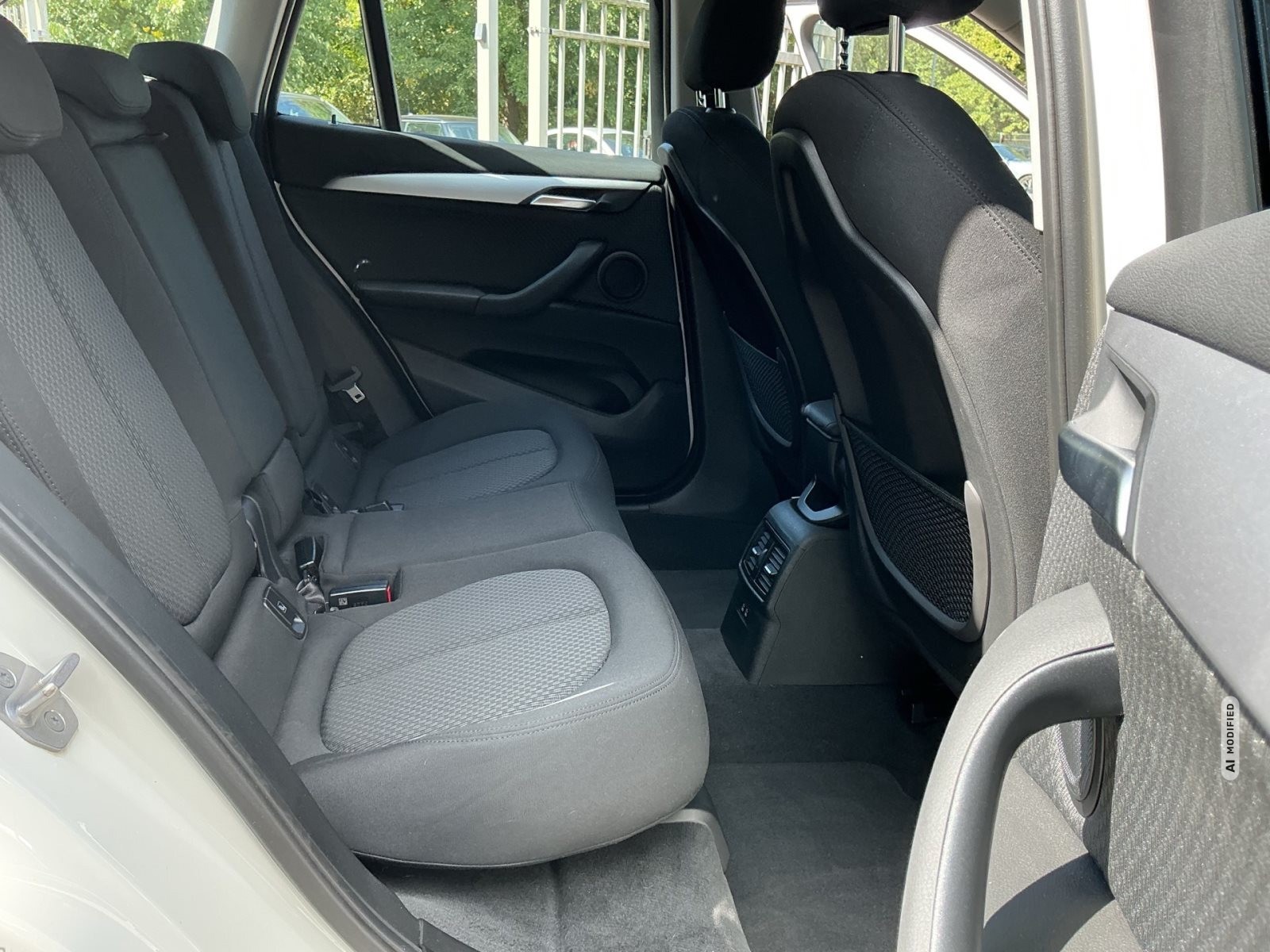 BMW X1 ADVANTAGE NAVI GRA PDC LORDOSE SHZG ACTIVE GUARD