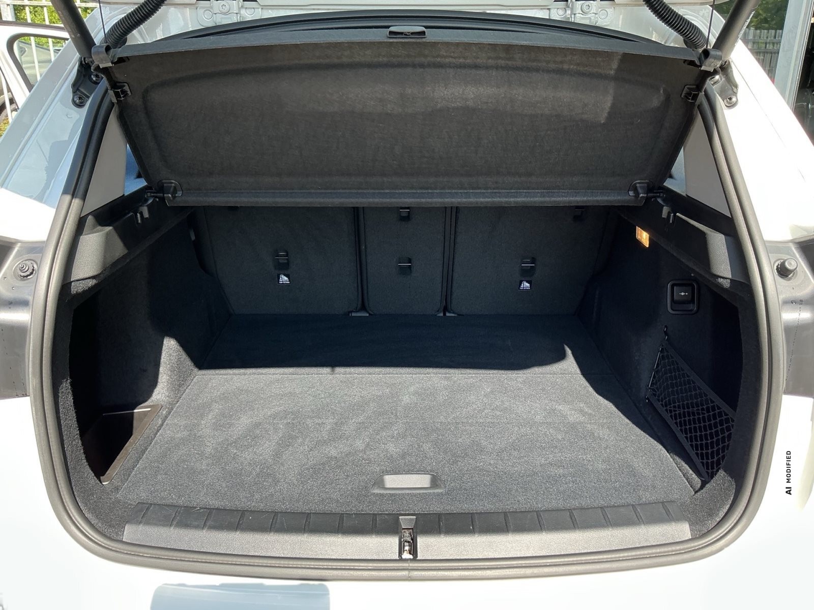 BMW X1 ADVANTAGE NAVI GRA PDC LORDOSE SHZG ACTIVE GUARD