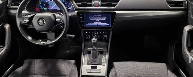 Skoda Superb Combi Style iV Matrix Standhzg DCC AHK