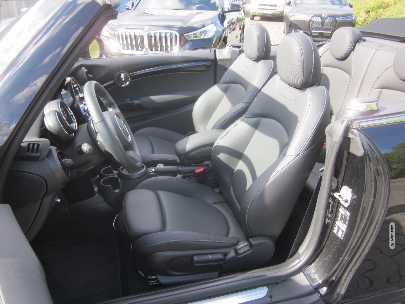 MINI Cooper CLASSIC TRIM DKG NAVI LED GRA PDC DAB SHZG KOMFORTZG