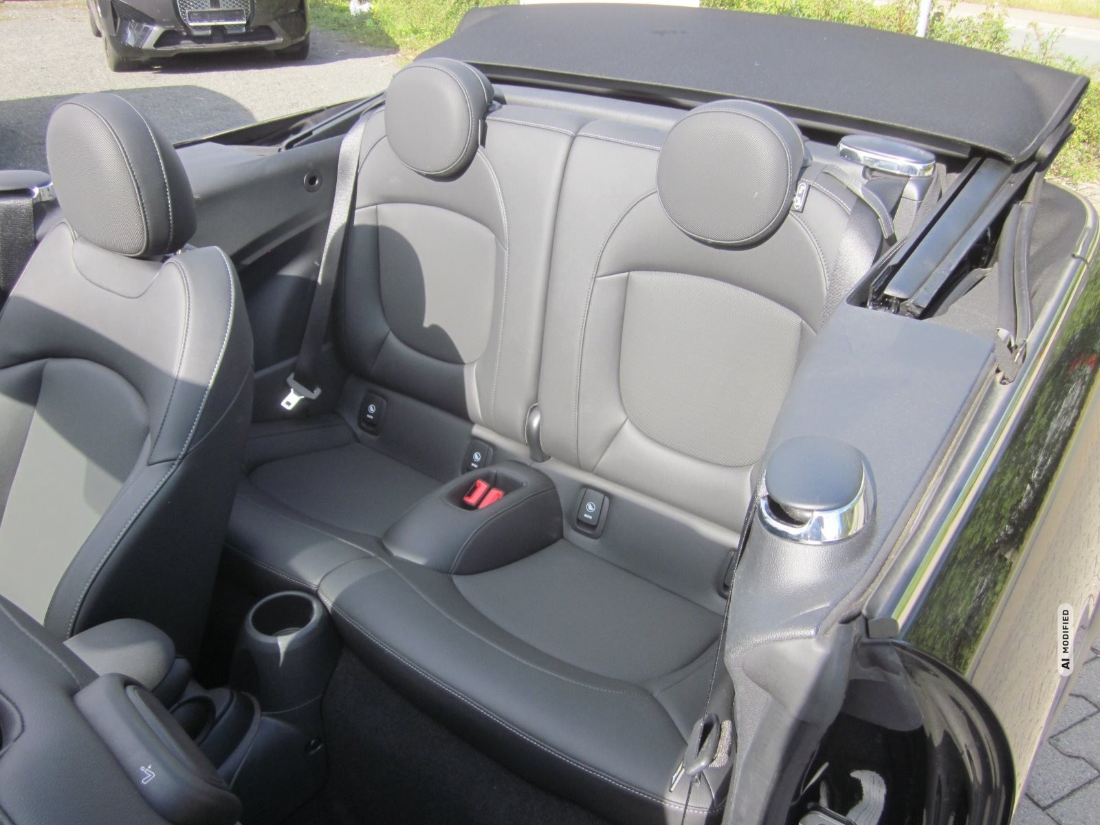 MINI Cooper CLASSIC TRIM DKG NAVI LED GRA PDC DAB SHZG KOMFORTZG