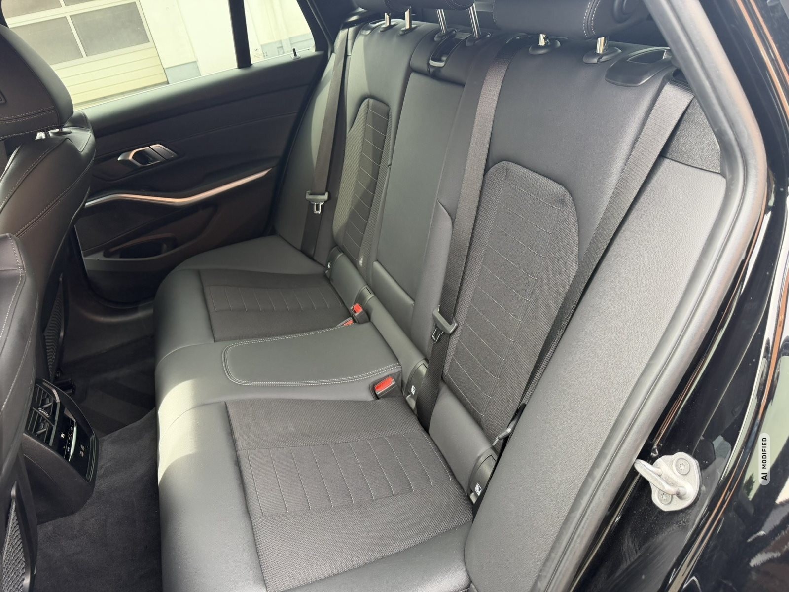 BMW 318 TOURING SPORT LED AHK DRIVINGASST HIFI LIVECOCKP