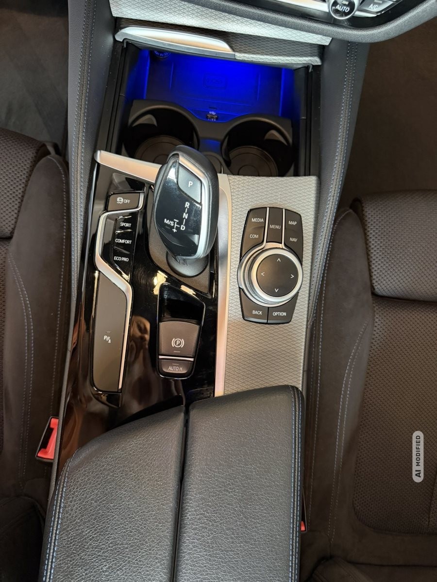 BMW 520 M Sport HeadUp Standhzg AHK ACC Adapt LED DrivingAss