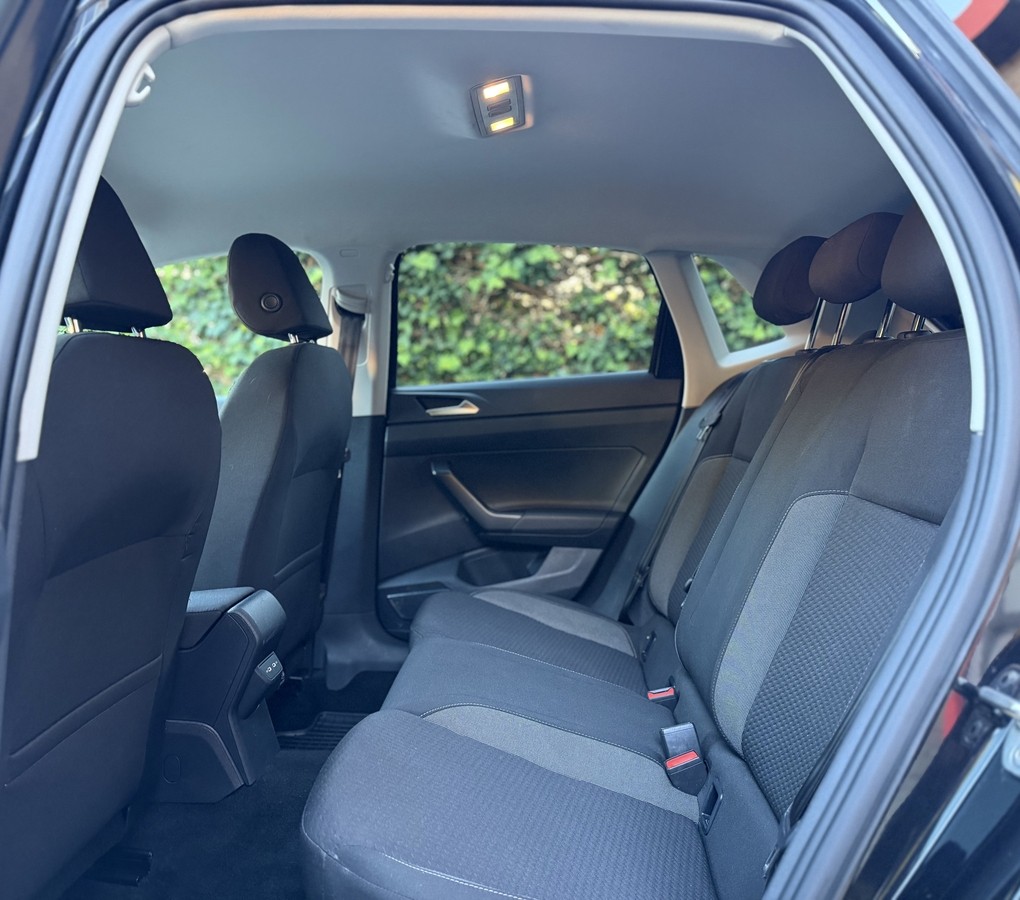 Volkswagen Polo 1.0 TSI Life KeylessEntry/PDC/NAVI/AHK/SHZ/LANEASSIST/A