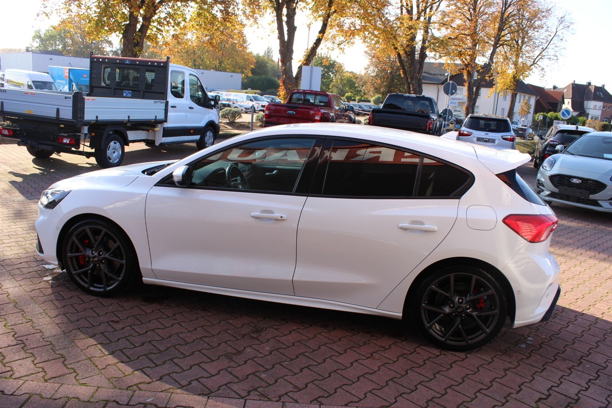 Ford Focus ST 2.3 EcoBoost 19