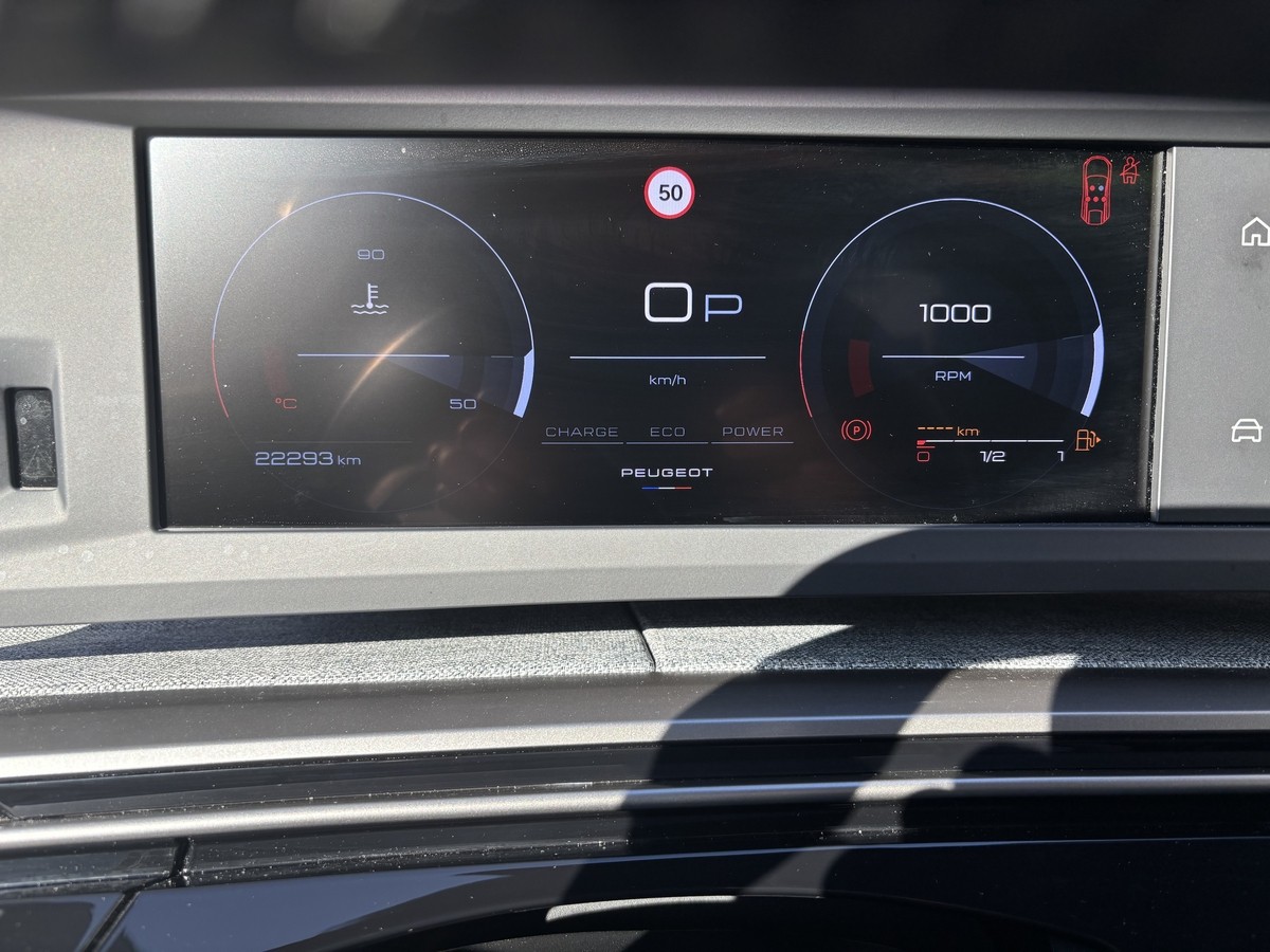 Peugeot 3008 HYBRID*AUTOMATIK*SITZHEIZUNG*KAMERA*CARPLAY*