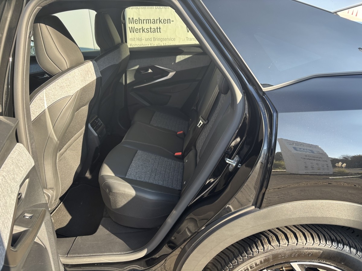 Peugeot 3008 HYBRID*AUTOMATIK*SITZHEIZUNG*KAMERA*CARPLAY*