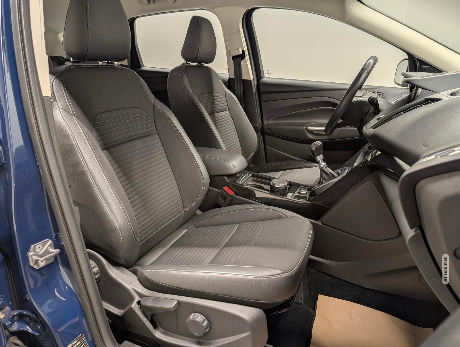 Ford Kuga Titanium Navi/SHZ/PDC/AHK/GRA/Keyl/17-LM