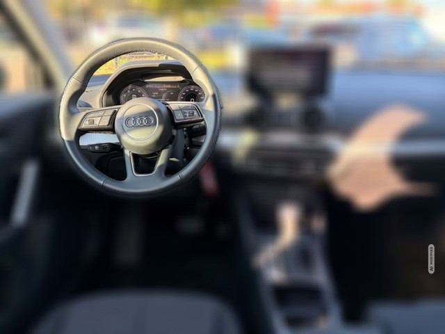 Audi Q2 35 TFSI DSG LED Kamera SitzHZG Tempo CarPlay PDC v