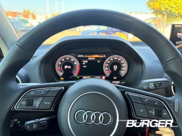 Audi Q2 35 TFSI DSG LED Kamera SitzHZG Tempo CarPlay PDC v