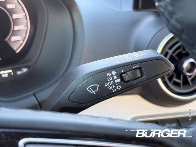 Audi Q2 35 TFSI DSG LED Kamera SitzHZG Tempo CarPlay PDC v
