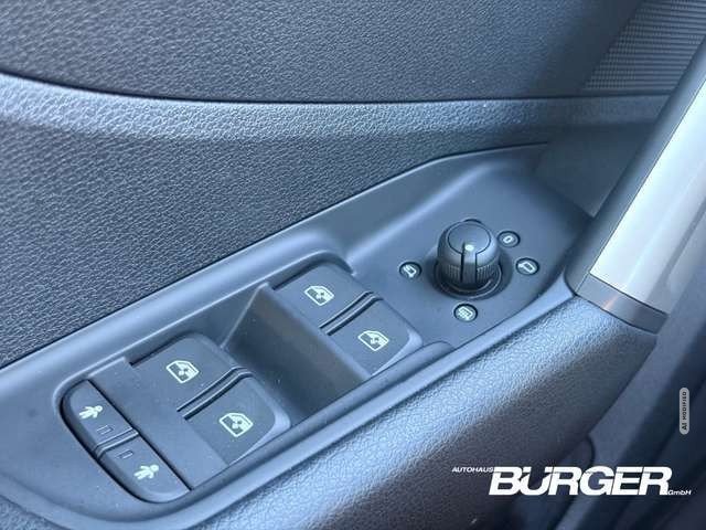 Audi Q2 35 TFSI DSG LED Kamera SitzHZG Tempo CarPlay PDC v