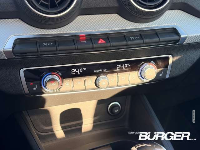 Audi Q2 35 TFSI DSG LED Kamera SitzHZG Tempo CarPlay PDC v