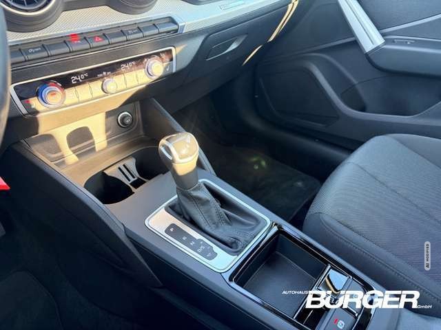 Audi Q2 35 TFSI DSG LED Kamera SitzHZG Tempo CarPlay PDC v