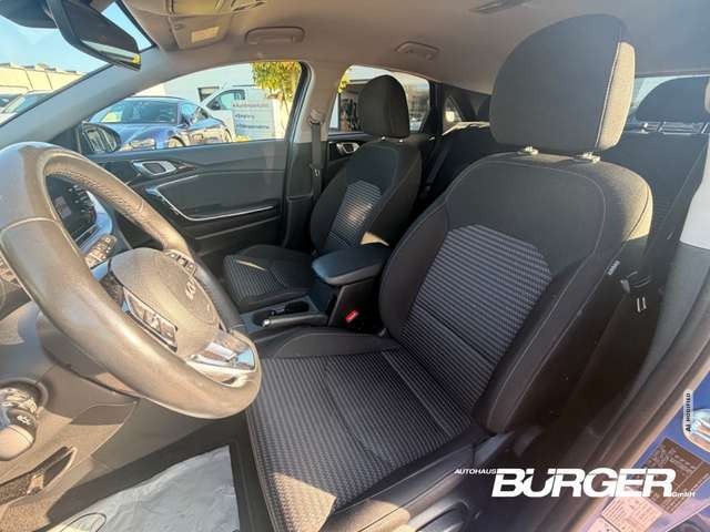 Kia cee'd / Ceed 1.5 LED Kamera APP SitzHZG Klimaautomatik beheiz.