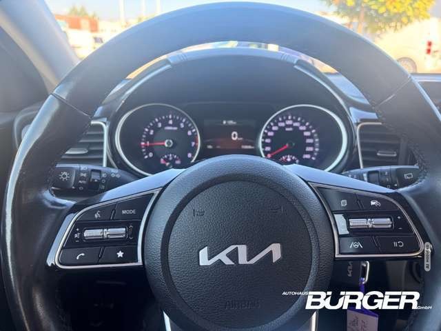 Kia cee'd / Ceed 1.5 LED Kamera APP SitzHZG Klimaautomatik beheiz.