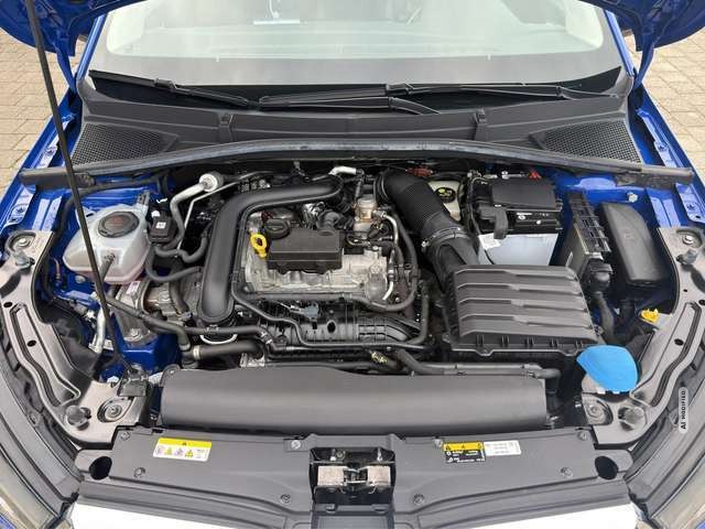 Skoda Fabia 1.0 TSI Active KLIMA / SITZHEIZUNG / PDC / ALU