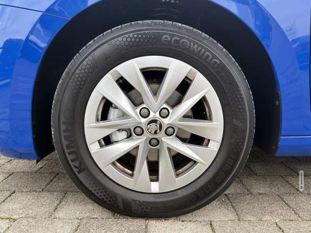 Skoda Fabia 1.0 TSI Active KLIMA / SITZHEIZUNG / PDC / ALU
