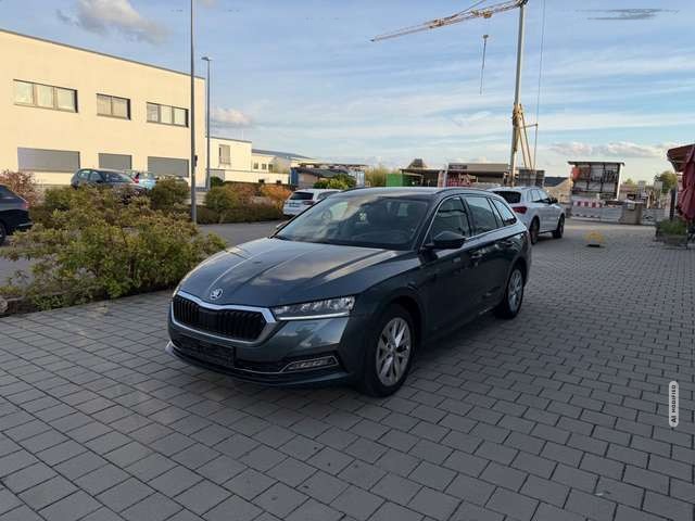 Skoda Octavia Combi First Edition