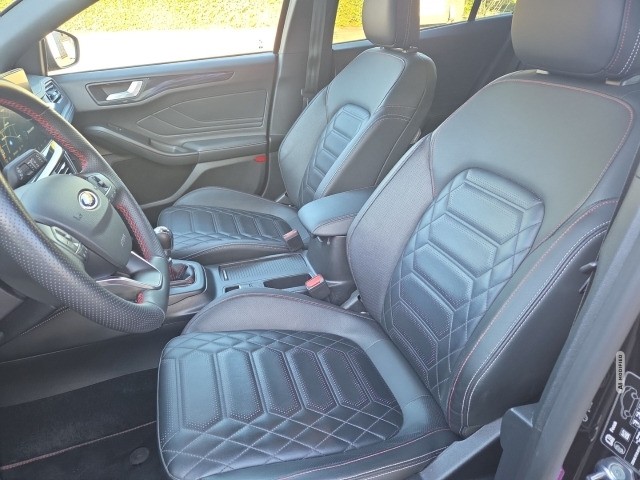 Ford Focus Turnier ST-Line Vignale LED,B&O,TWA,RFK,elHeckkl.,Leder uvm.