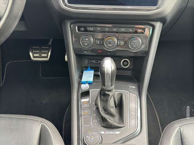 Volkswagen Tiguan Highline 4Motion +KAMERA+NAVIGATION+DYNAUDIO+