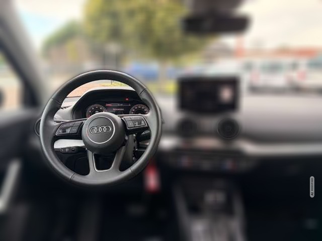 Audi Q2 35 TFSI DSG LED Kamera SitzHZG Tempo CarPlay PDC v