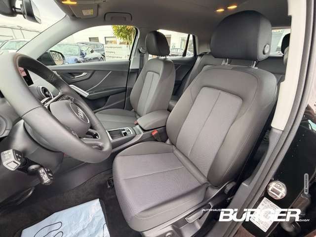 Audi Q2 35 TFSI DSG LED Kamera SitzHZG Tempo CarPlay PDC v