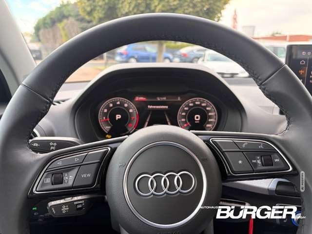 Audi Q2 35 TFSI DSG LED Kamera SitzHZG Tempo CarPlay PDC v