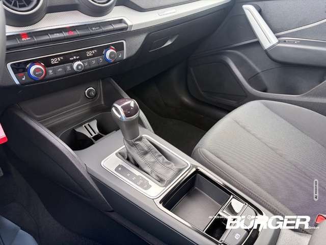Audi Q2 35 TFSI DSG LED Kamera SitzHZG Tempo CarPlay PDC v