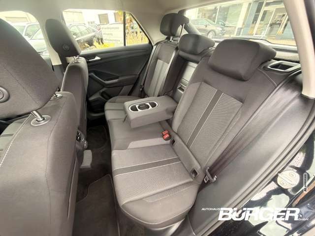 Volkswagen T-Roc Life 1.5 TSI Navi AHK Winterpaket PDC v+h CarPlay