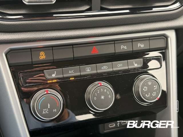 Volkswagen T-Roc Life 1.5 TSI Navi AHK Winterpaket PDC v+h CarPlay
