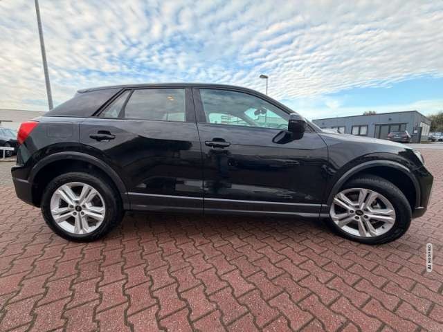 Audi Q2 35 TFSI DSG LED Kamera SitzHZG Tempo CarPlay PDC v