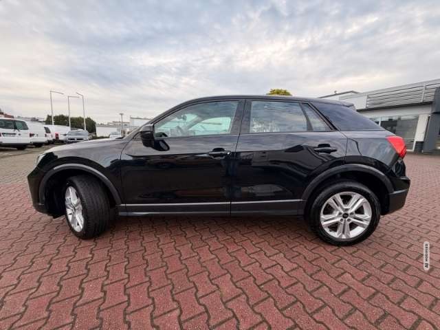 Audi Q2 35 TFSI DSG LED Kamera SitzHZG Tempo CarPlay PDC v