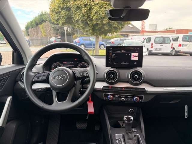 Audi Q2 35 TFSI DSG LED Kamera SitzHZG Tempo CarPlay PDC v