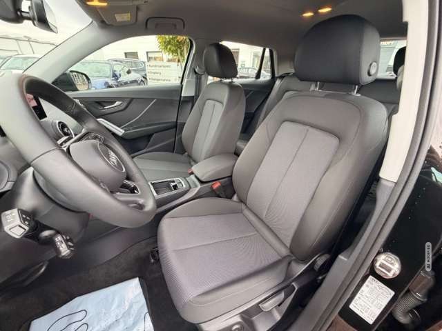 Audi Q2 35 TFSI DSG LED Kamera SitzHZG Tempo CarPlay PDC v