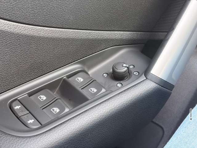 Audi Q2 35 TFSI DSG LED Kamera SitzHZG Tempo CarPlay PDC v